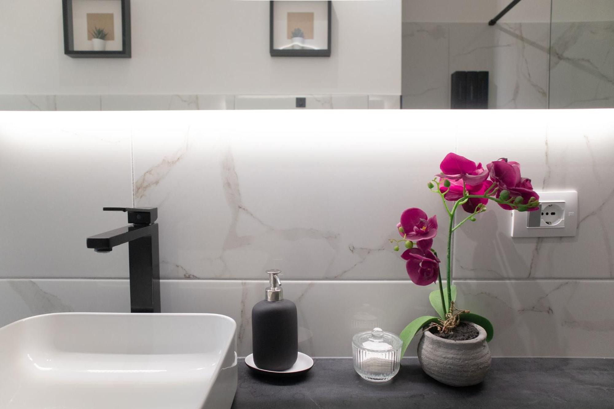 Sara'S Home - Modern Apartment Near Metro, Perfect For Families And Groups In روما المظهر الخارجي الصورة